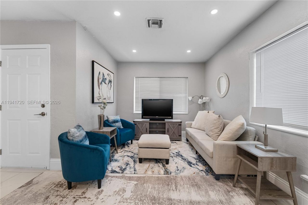 2227 Cody St, Hollywood, FL 33020 Photo