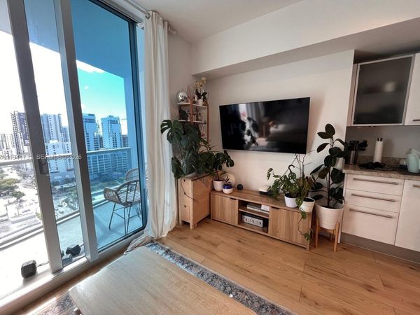 185 SW 7th St, Unit 2006, Miami, FL 33130