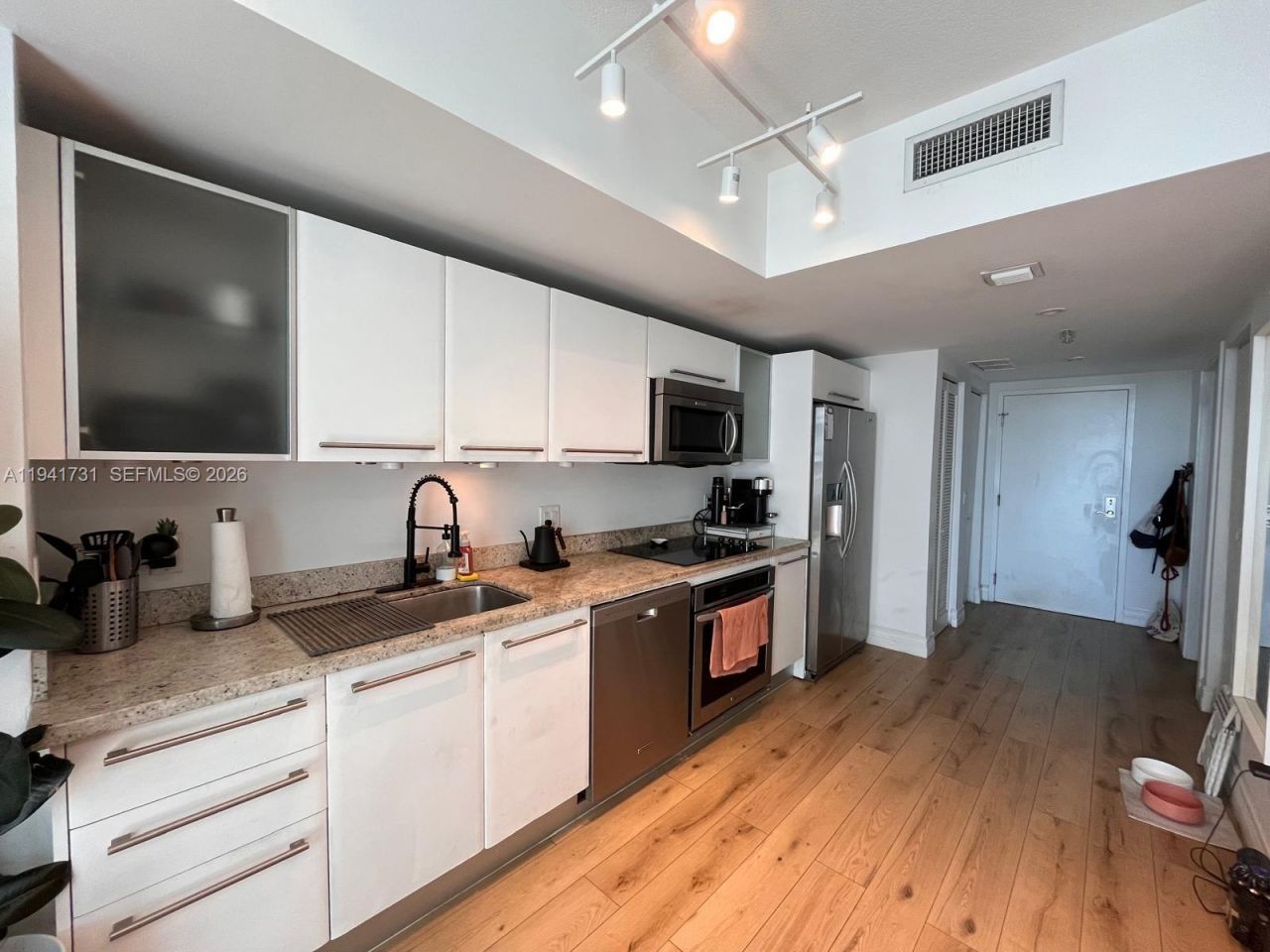 185 SW 7th St, Unit 2006, Miami, FL 33130 Photo