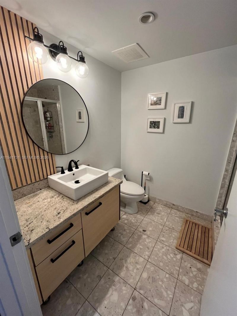 185 SW 7th St, Unit 2006, Miami, FL 33130 Photo