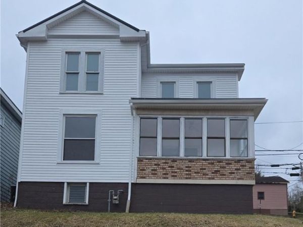 225 Jacquette Street, Bridgeport, OH 43912