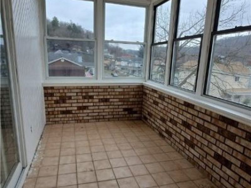 225 Jacquette Street, Bridgeport, OH 43912 Photo 13