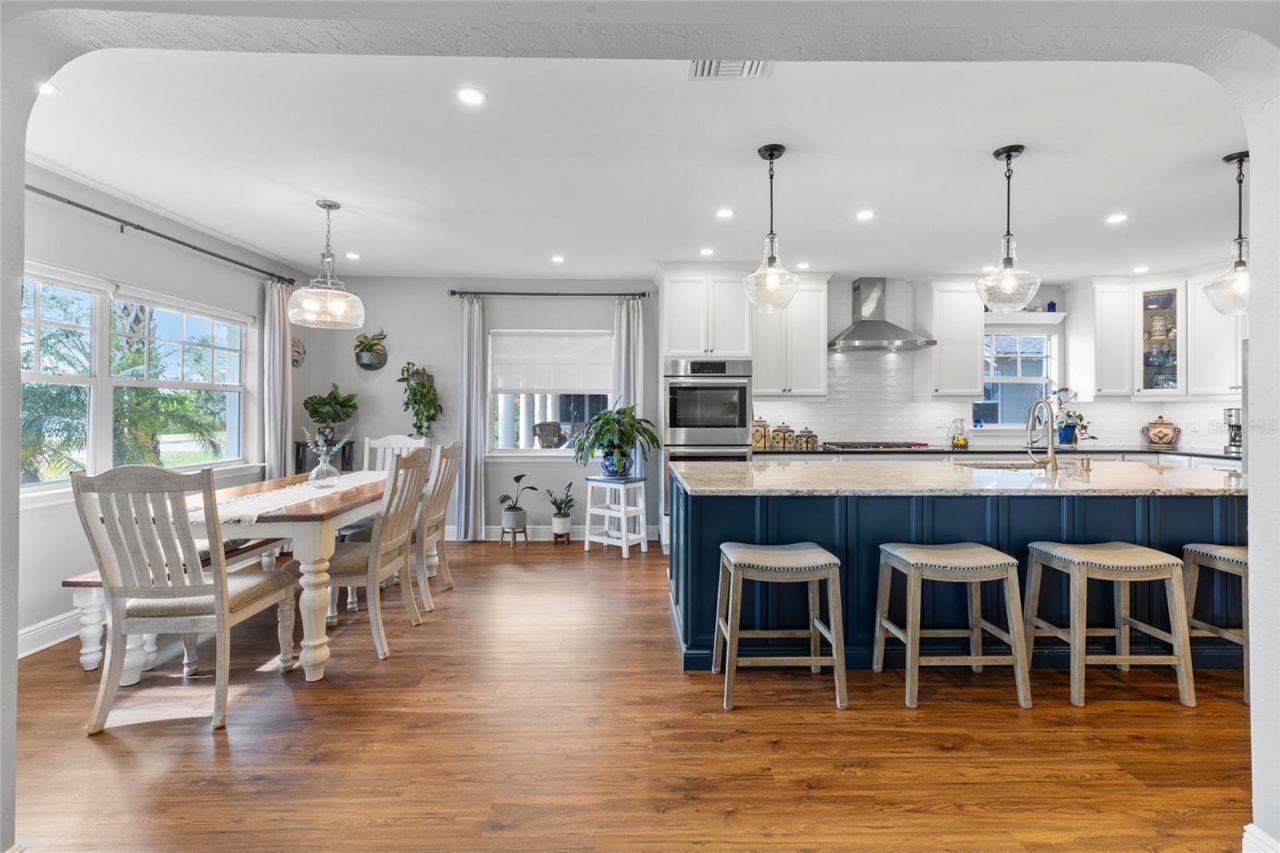 311 Sunset Drive N, Saint Petersburg, FL 33710 Photo