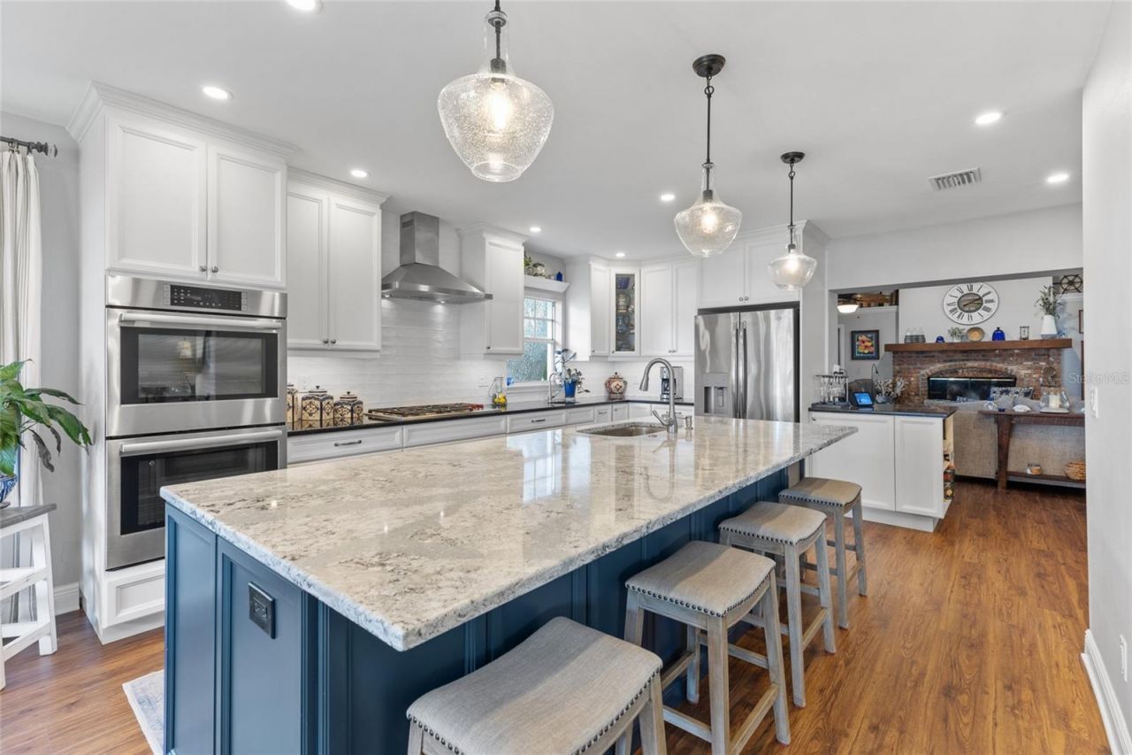 311 Sunset Drive N, Saint Petersburg, FL 33710 Photo