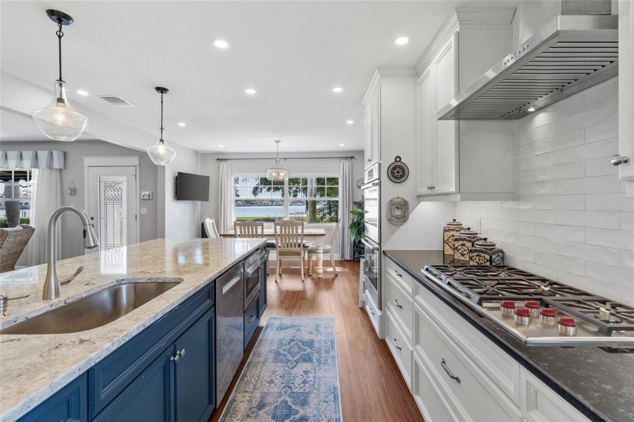 311 Sunset Drive N, Saint Petersburg, FL 33710 Photo