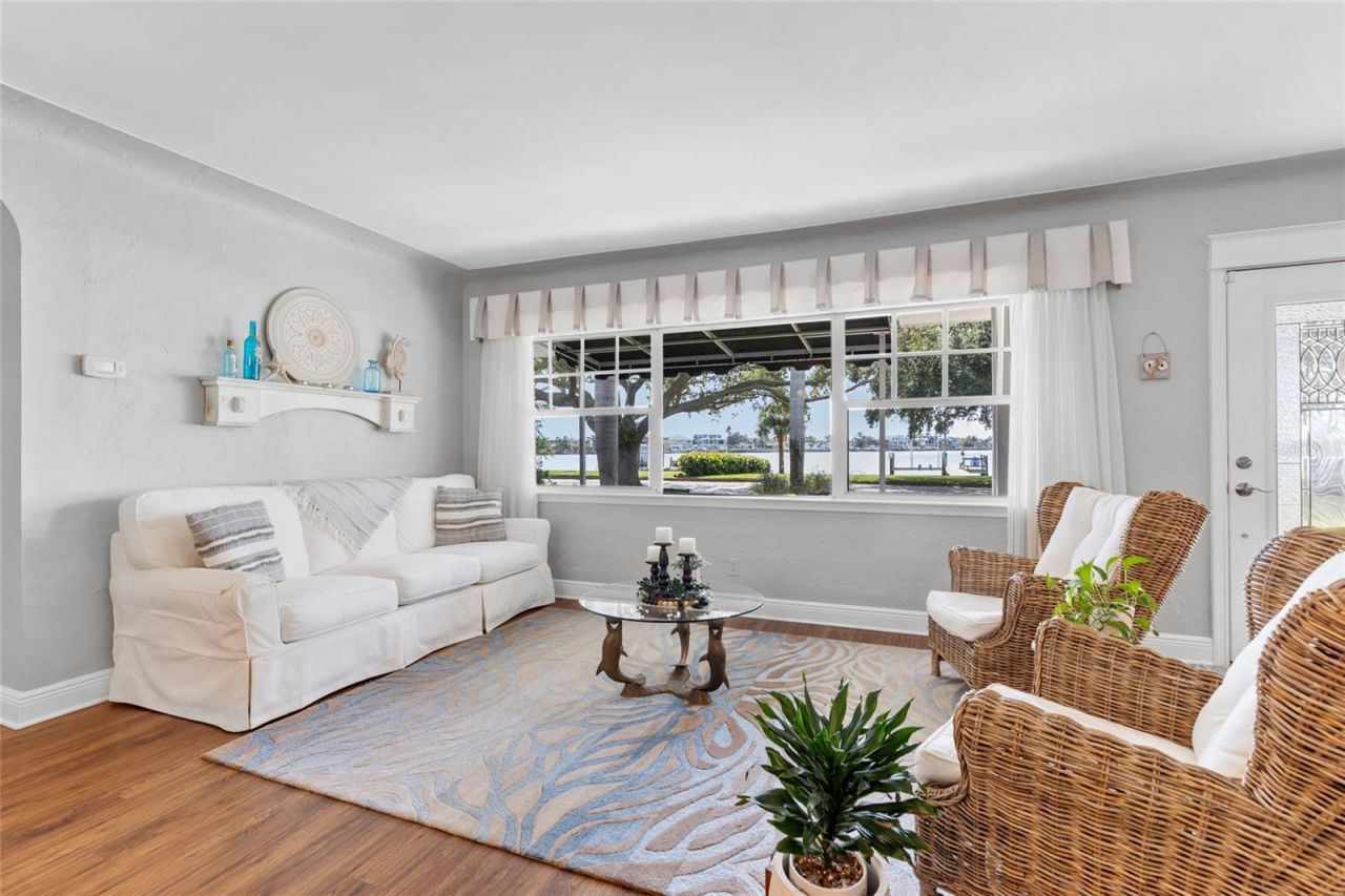 311 Sunset Drive N, Saint Petersburg, FL 33710 Photo