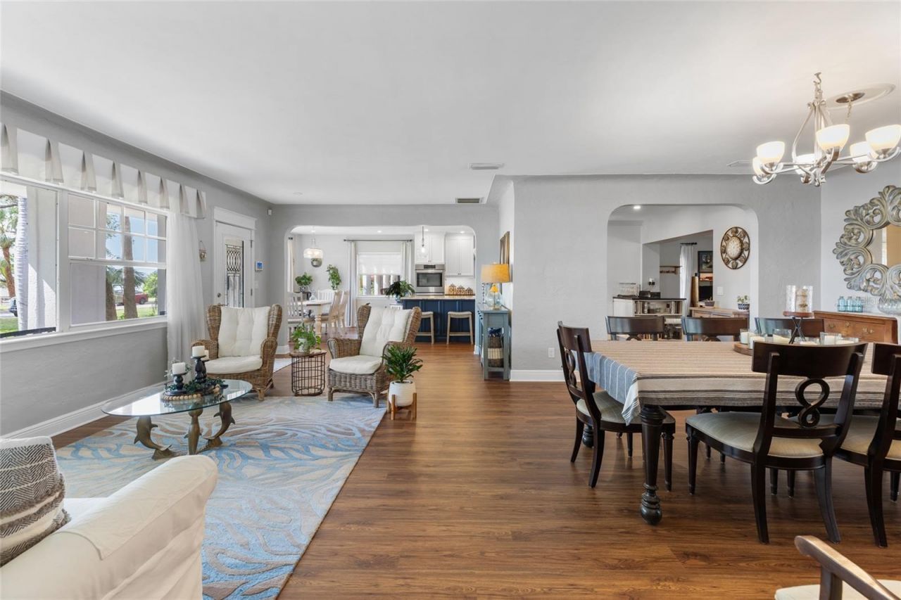 311 Sunset Drive N, Saint Petersburg, FL 33710 Photo