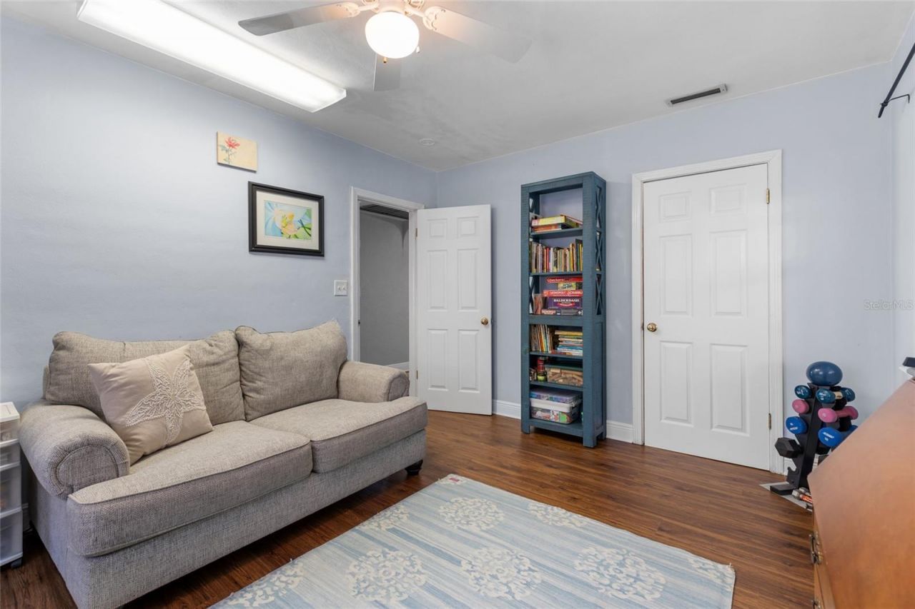 311 Sunset Drive N, Saint Petersburg, FL 33710 Photo