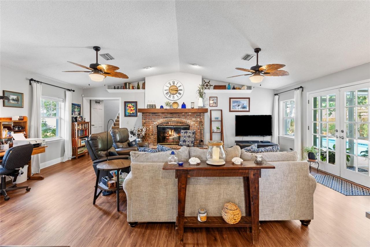 311 Sunset Drive N, Saint Petersburg, FL 33710 Photo