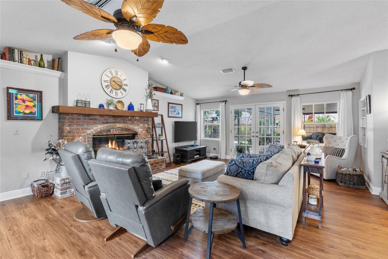 311 Sunset Drive N, Saint Petersburg, FL 33710 Photo