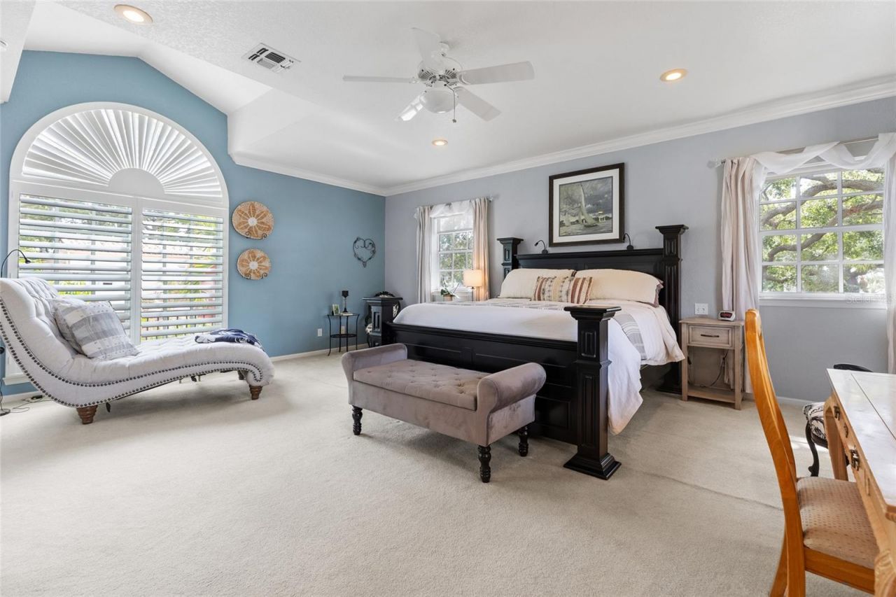 311 Sunset Drive N, Saint Petersburg, FL 33710 Photo