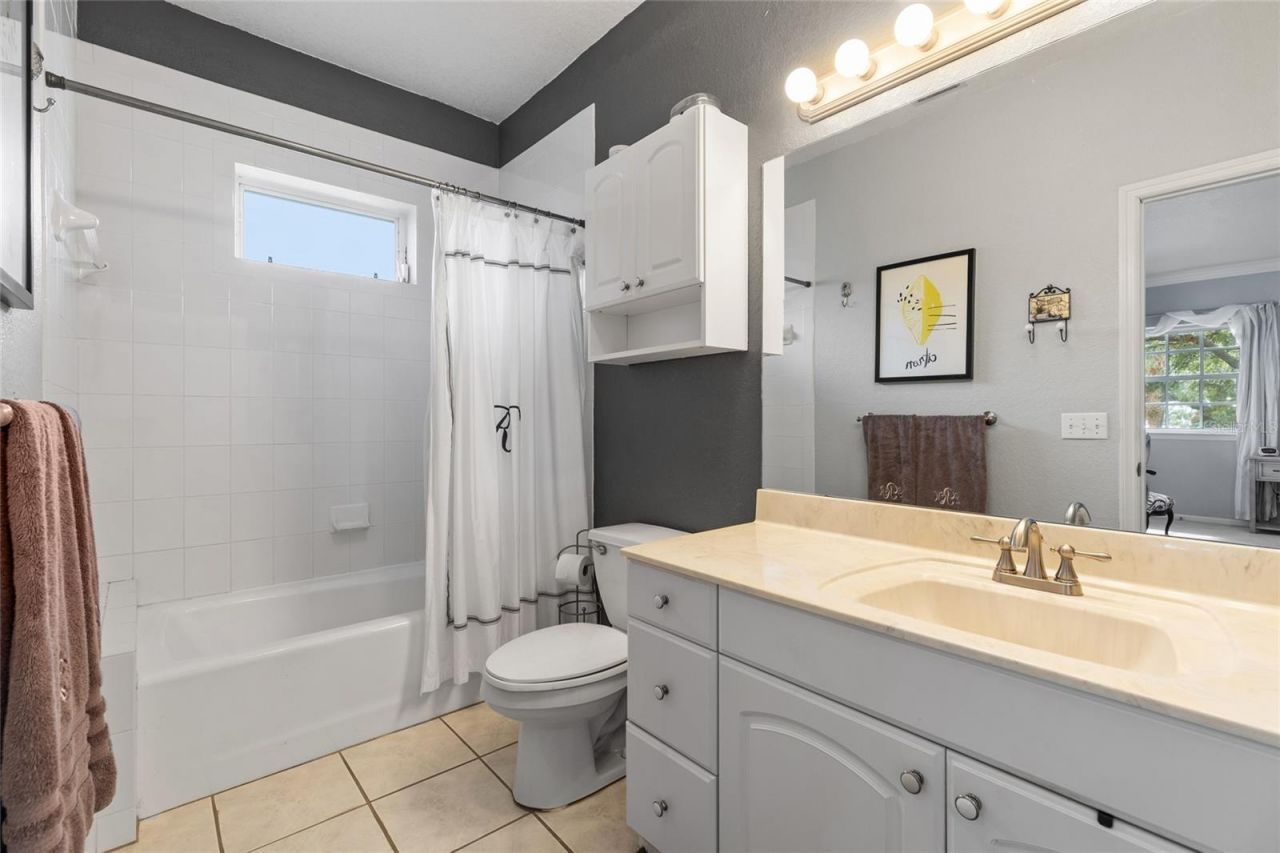 311 Sunset Drive N, Saint Petersburg, FL 33710 Photo
