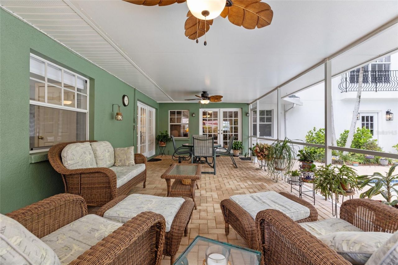 311 Sunset Drive N, Saint Petersburg, FL 33710 Photo