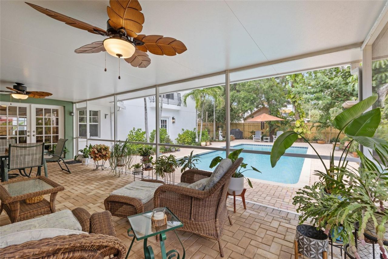 311 Sunset Drive N, Saint Petersburg, FL 33710 Photo