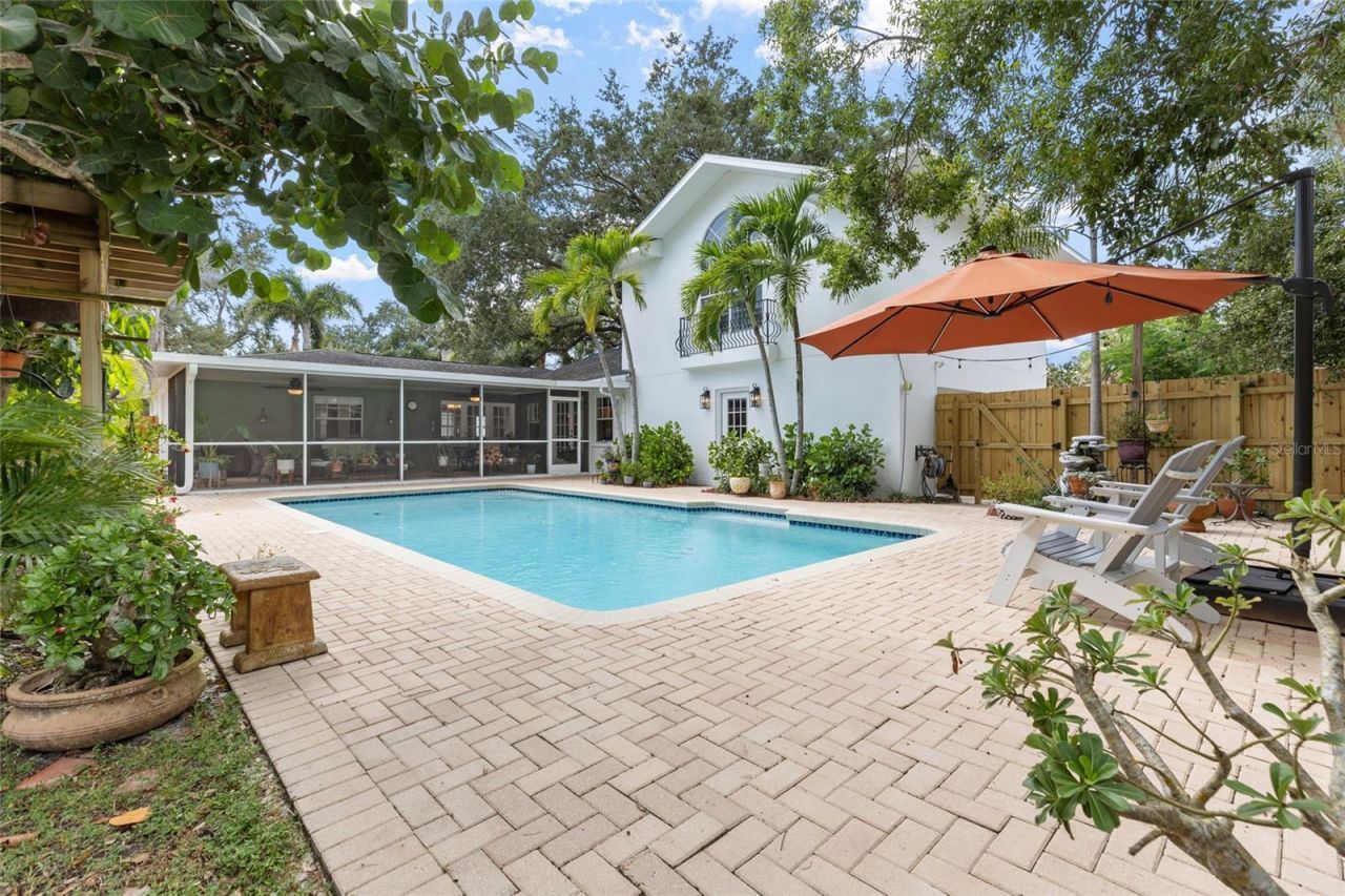 311 Sunset Drive N, Saint Petersburg, FL 33710 Photo