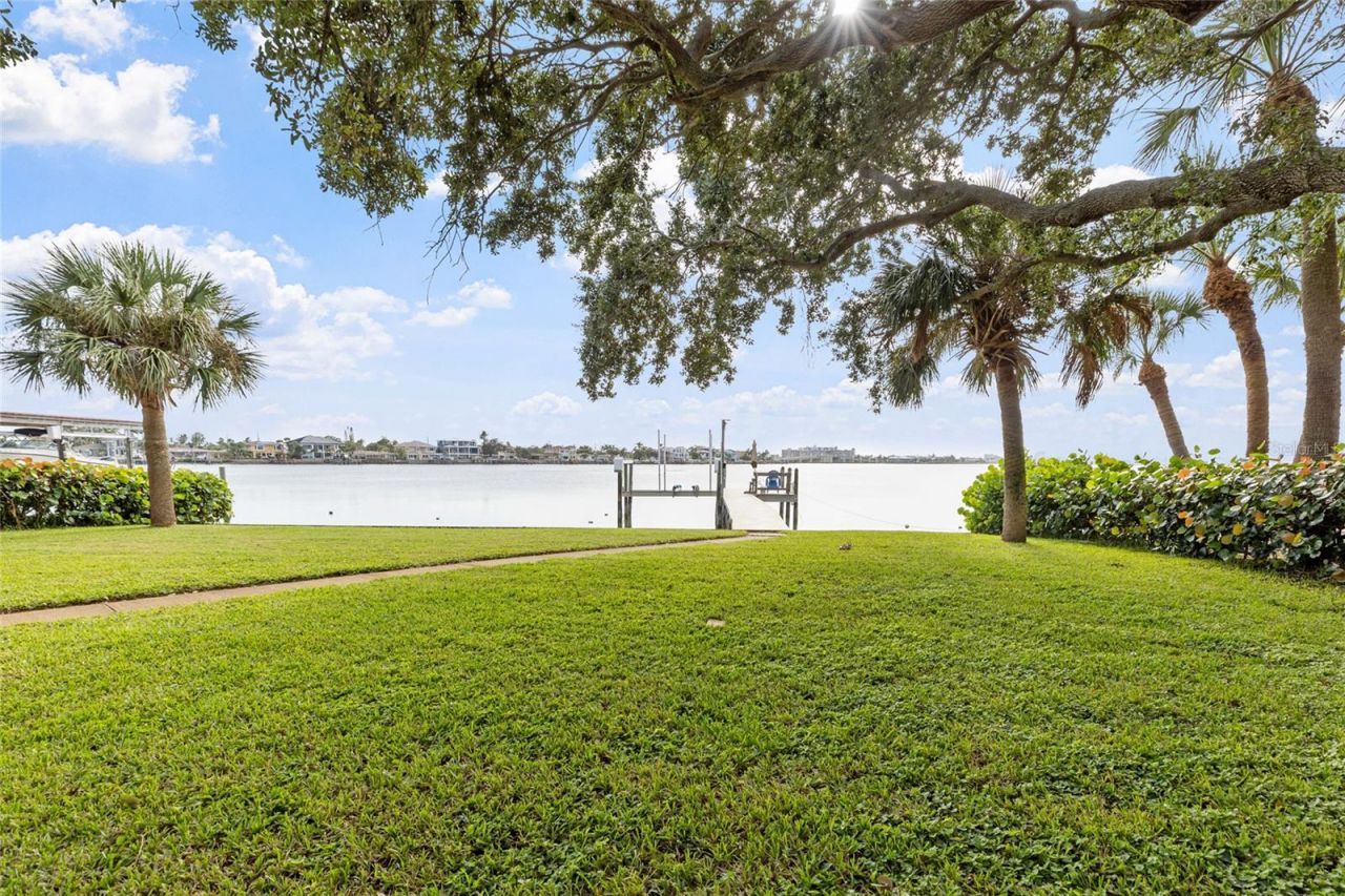 311 Sunset Drive N, Saint Petersburg, FL 33710 Photo