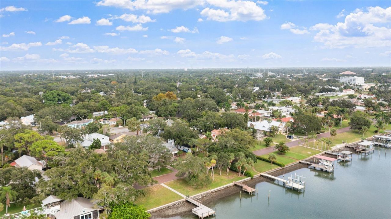 311 Sunset Drive N, Saint Petersburg, FL 33710 Photo