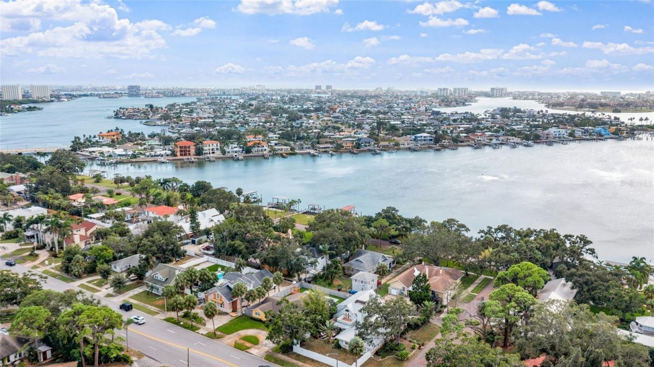 311 Sunset Drive N, Saint Petersburg, FL 33710 Photo