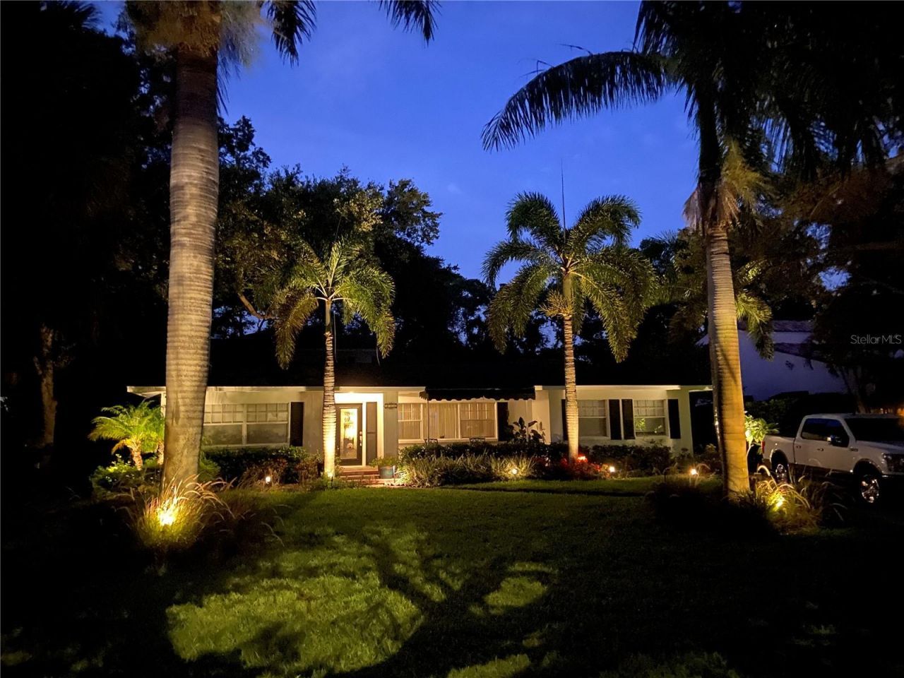 311 Sunset Drive N, Saint Petersburg, FL 33710 Photo