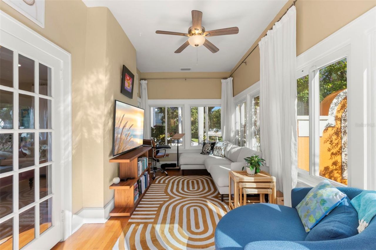 426 20th Avenue Ne, Saint Petersburg, FL 33704 Photo