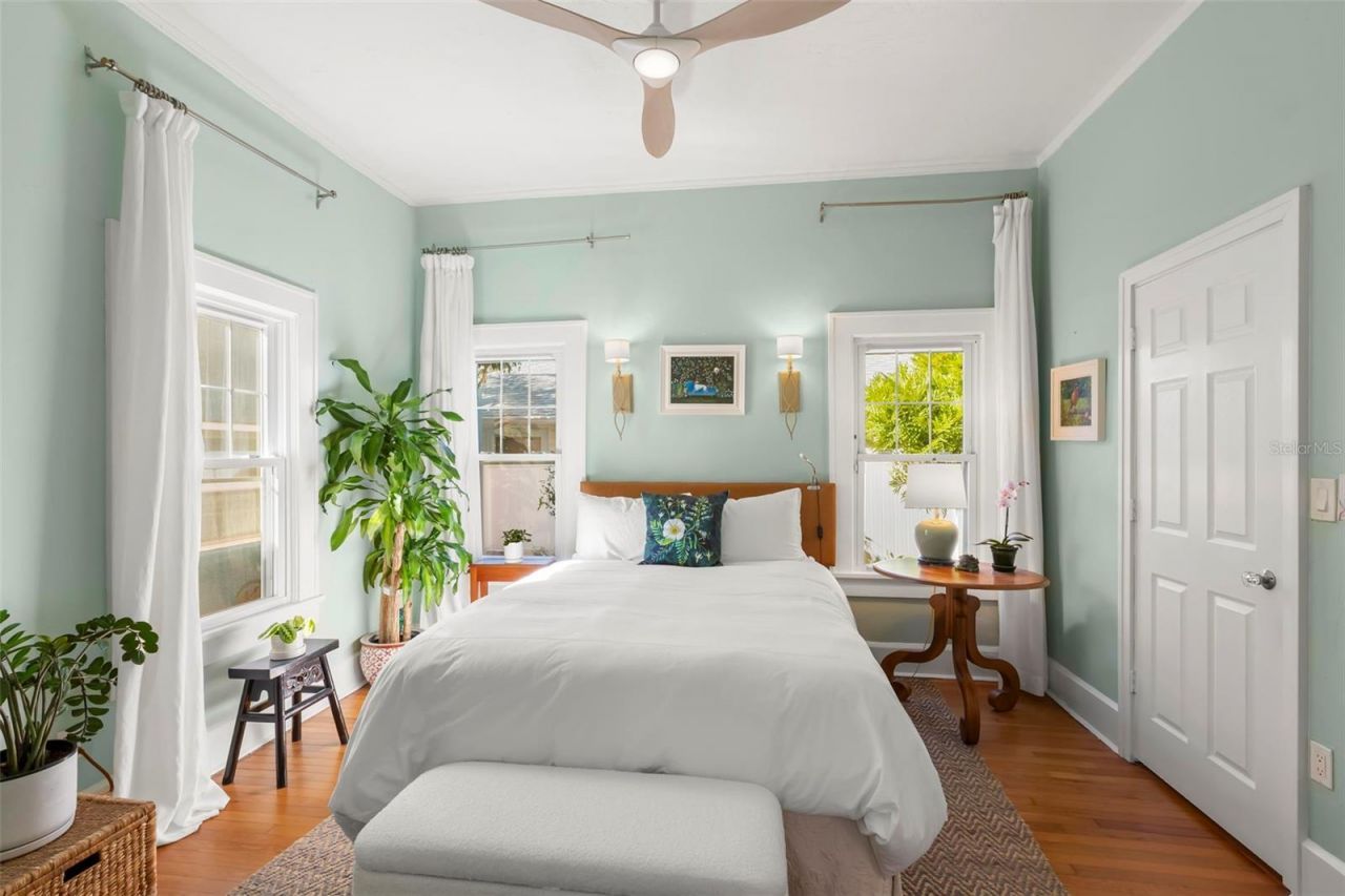 426 20th Avenue Ne, Saint Petersburg, FL 33704 Photo