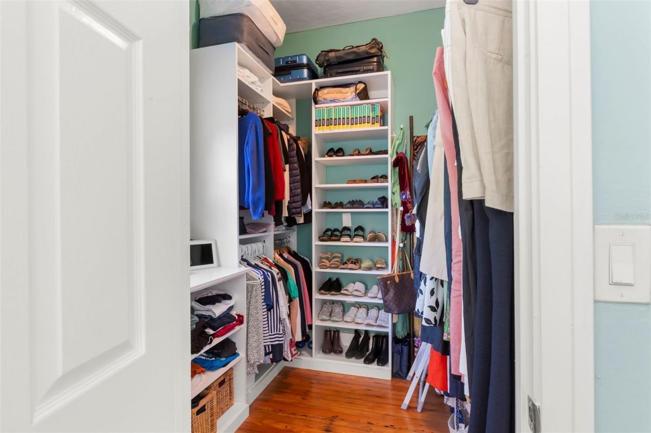 426 20th Avenue Ne, Saint Petersburg, FL 33704 Photo