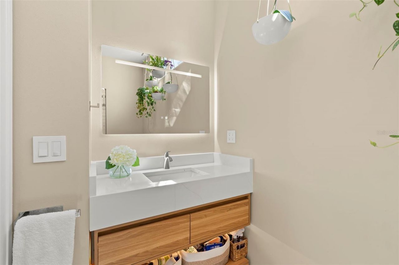 426 20th Avenue Ne, Saint Petersburg, FL 33704 Photo