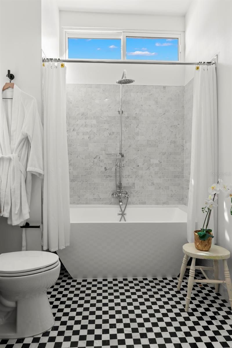 426 20th Avenue Ne, Saint Petersburg, FL 33704 Photo