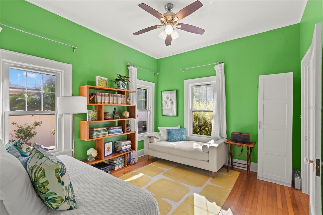 426 20th Avenue Ne, Saint Petersburg, FL 33704 Photo