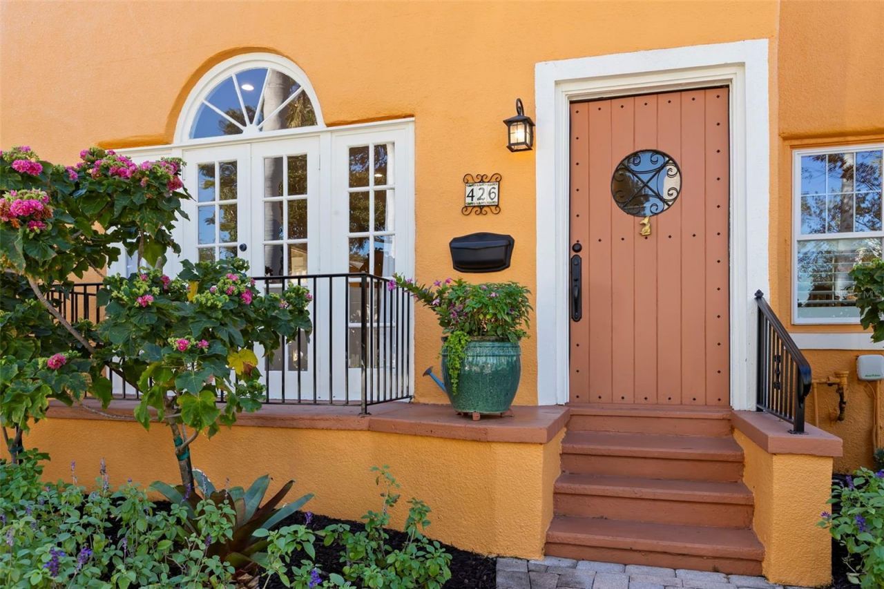 426 20th Avenue Ne, Saint Petersburg, FL 33704 Photo