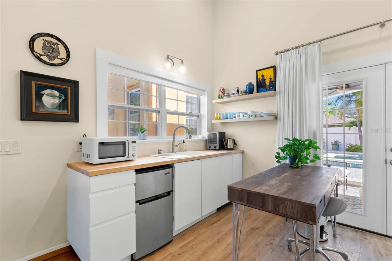 426 20th Avenue Ne, Saint Petersburg, FL 33704 Photo