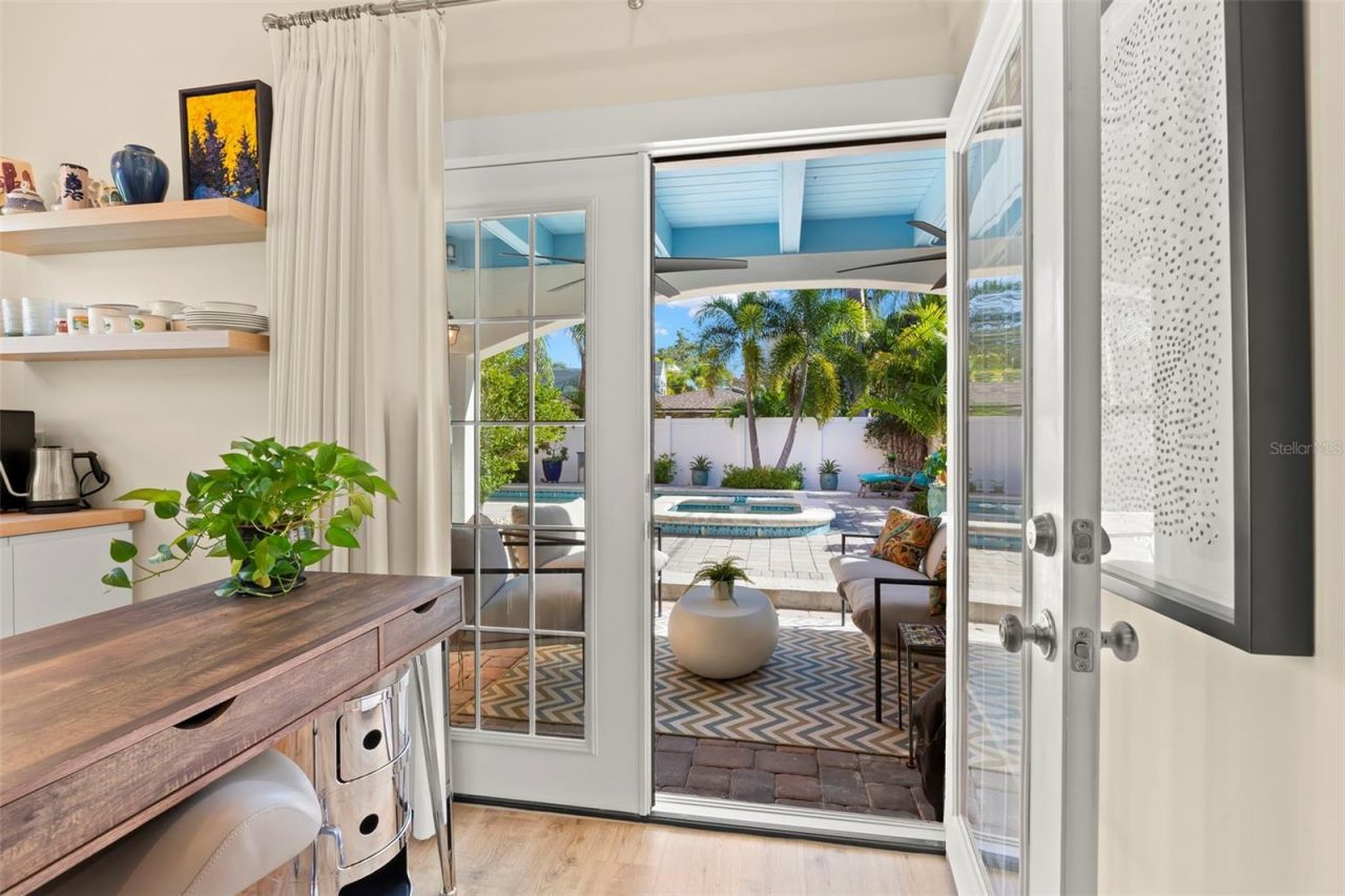 426 20th Avenue Ne, Saint Petersburg, FL 33704 Photo