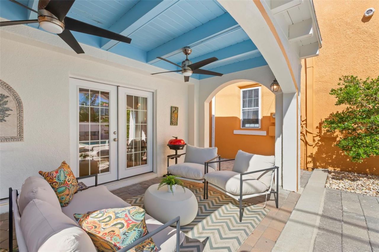 426 20th Avenue Ne, Saint Petersburg, FL 33704 Photo