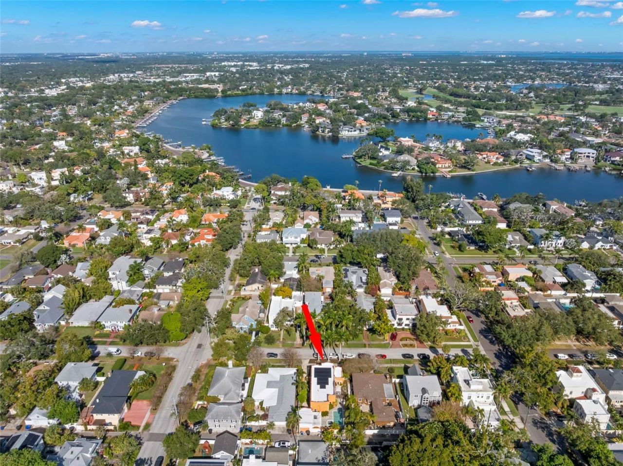 426 20th Avenue Ne, Saint Petersburg, FL 33704 Photo