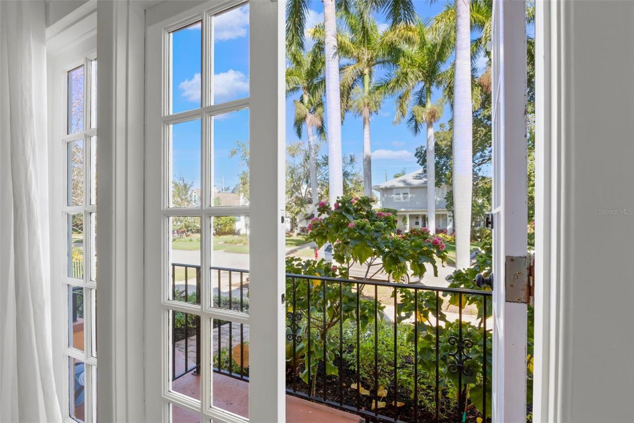 426 20th Avenue Ne, Saint Petersburg, FL 33704 Photo