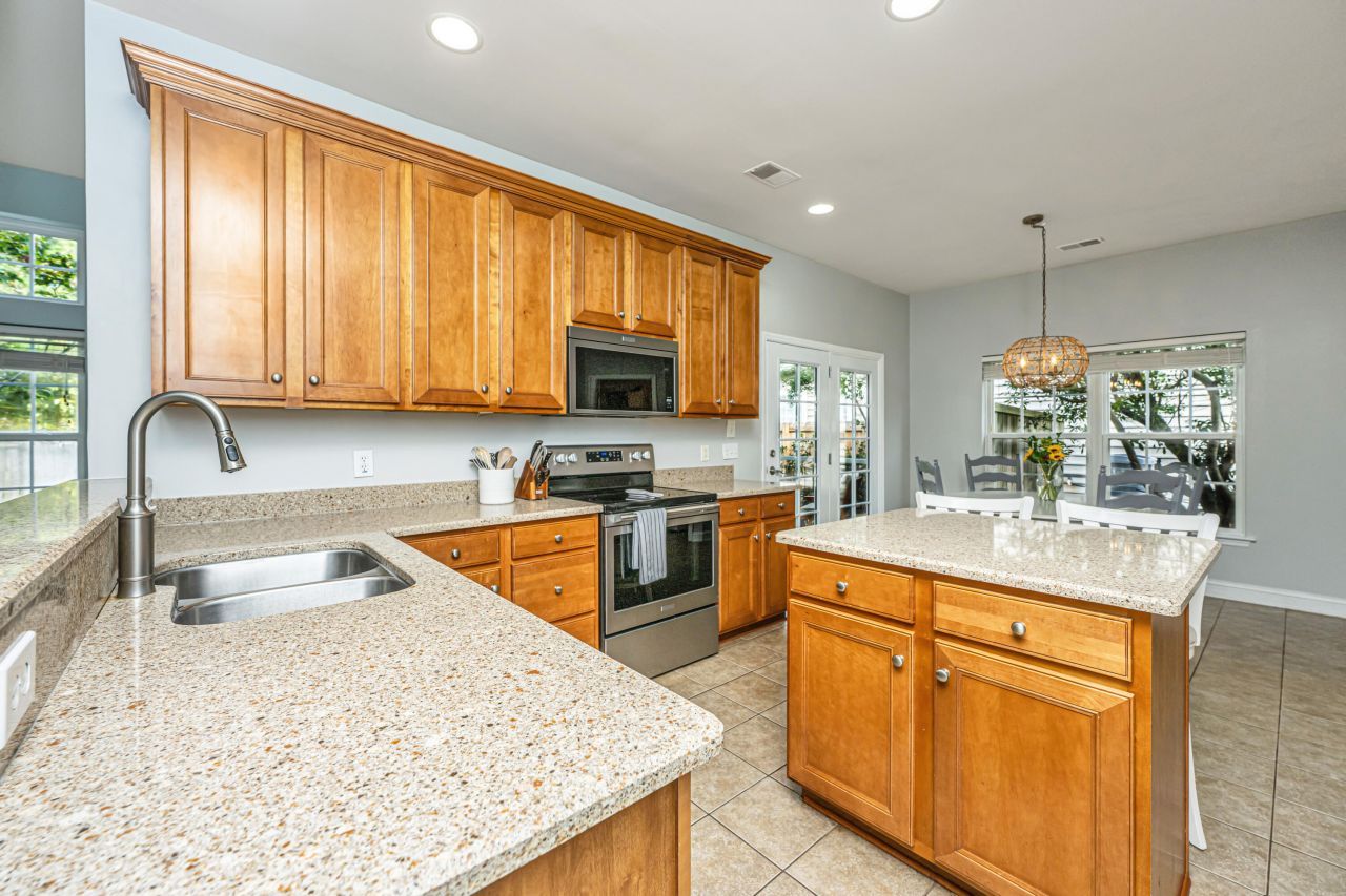 7302 Brown Thrasher Court Photo 15