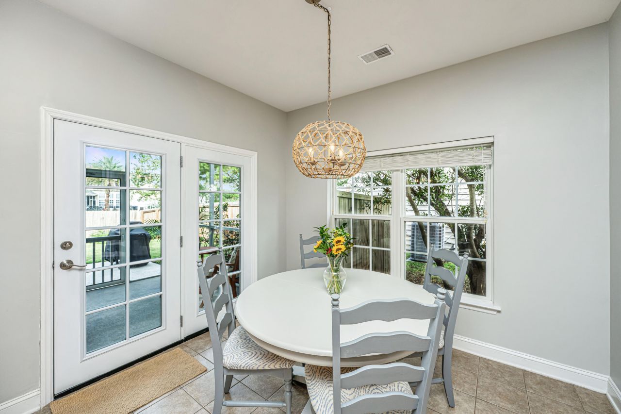 7302 Brown Thrasher Court Photo 18