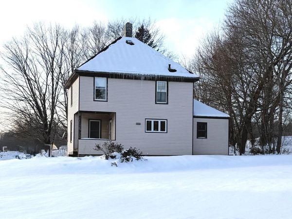 27 School Street, Guilford, ME 04443