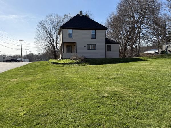 27 School Street, Guilford, ME 04443