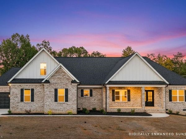 5090 Southern Pines Drive, Kernersville, NC 27284