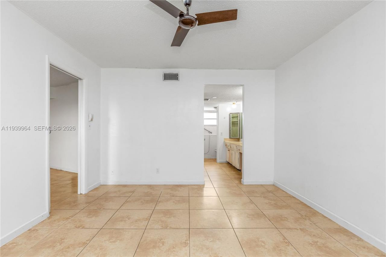 3990 NW 42nd Ave, Unit 106, Lauderdale Lakes, FL 33319 Photo