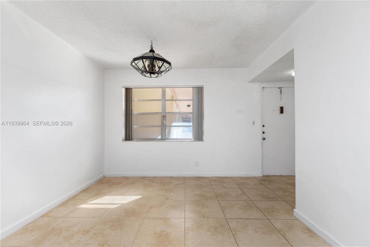 3990 NW 42nd Ave, Unit 106, Lauderdale Lakes, FL 33319 Photo
