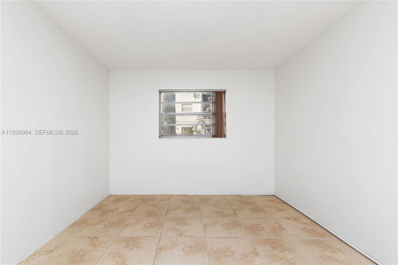 3990 NW 42nd Ave, Unit 106, Lauderdale Lakes, FL 33319 Photo