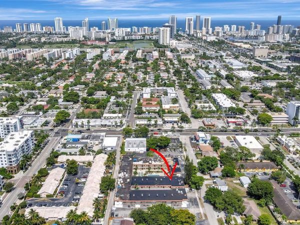 415 NE 2nd St , Unit 201, Hallandale Beach, FL 33009