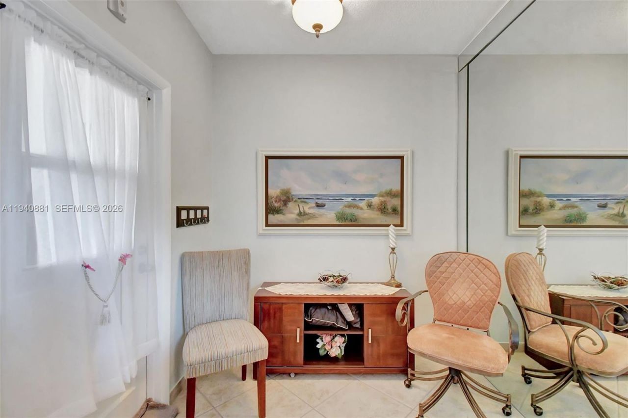 415 NE 2nd St , Unit 201, Hallandale Beach, FL 33009 Photo