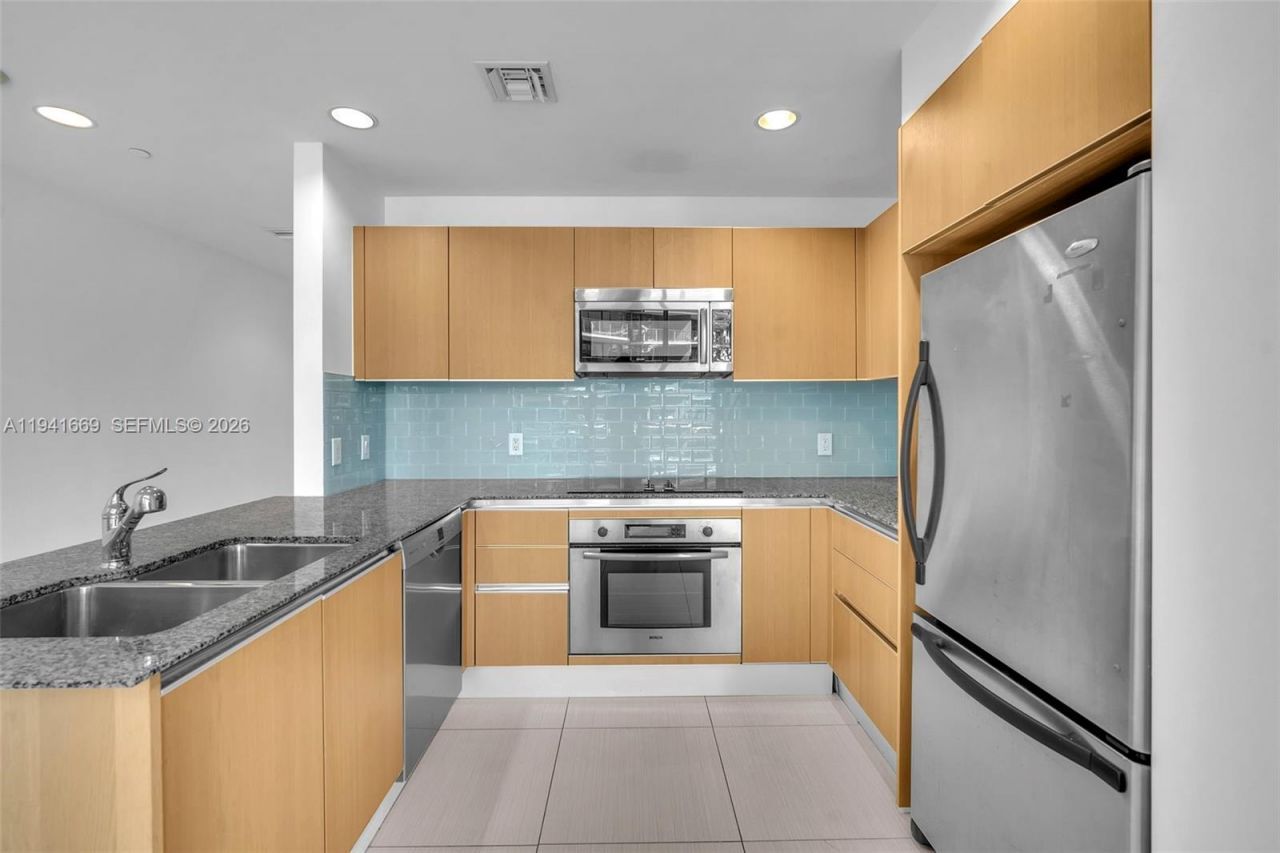 1050 Brickell Ave, Unit 2418, Miami, FL 33131 Photo