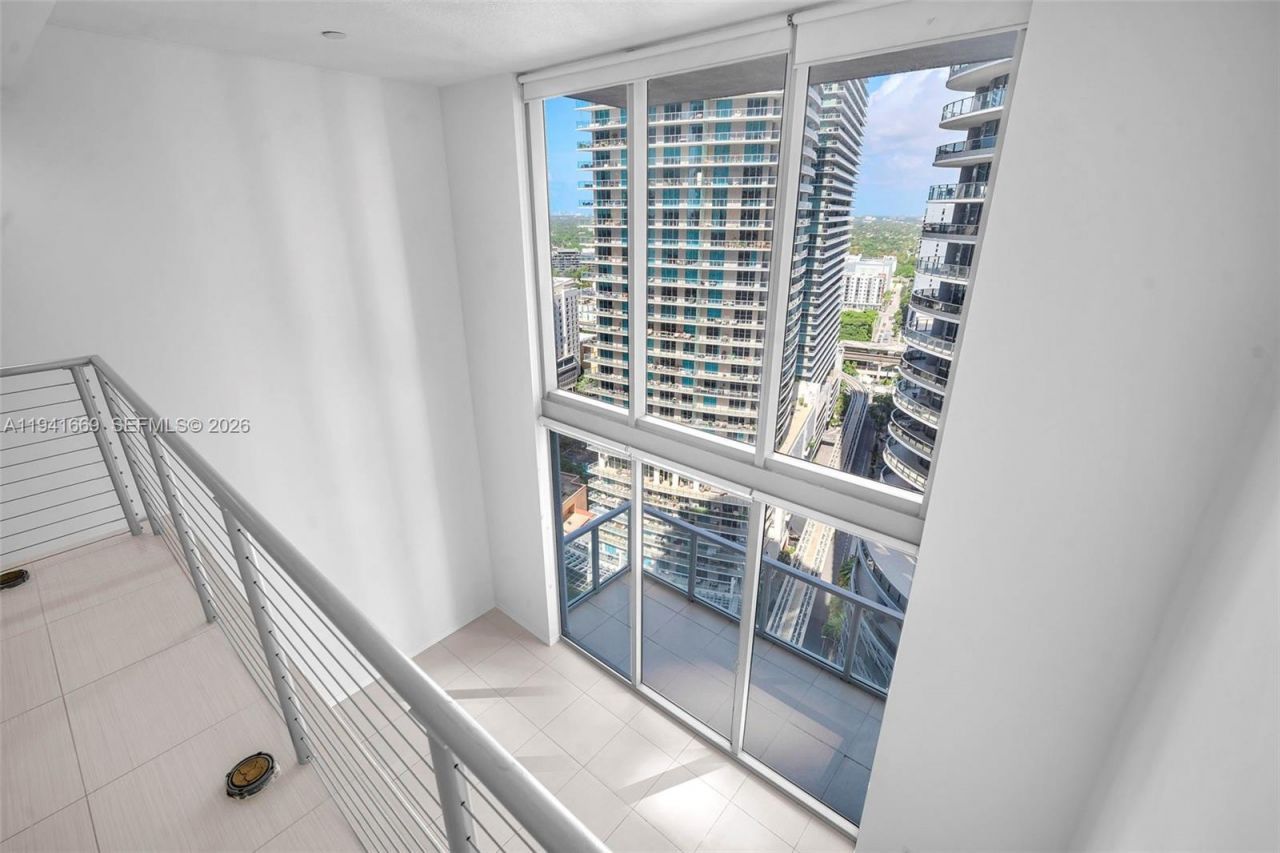 1050 Brickell Ave, Unit 2418, Miami, FL 33131 Photo