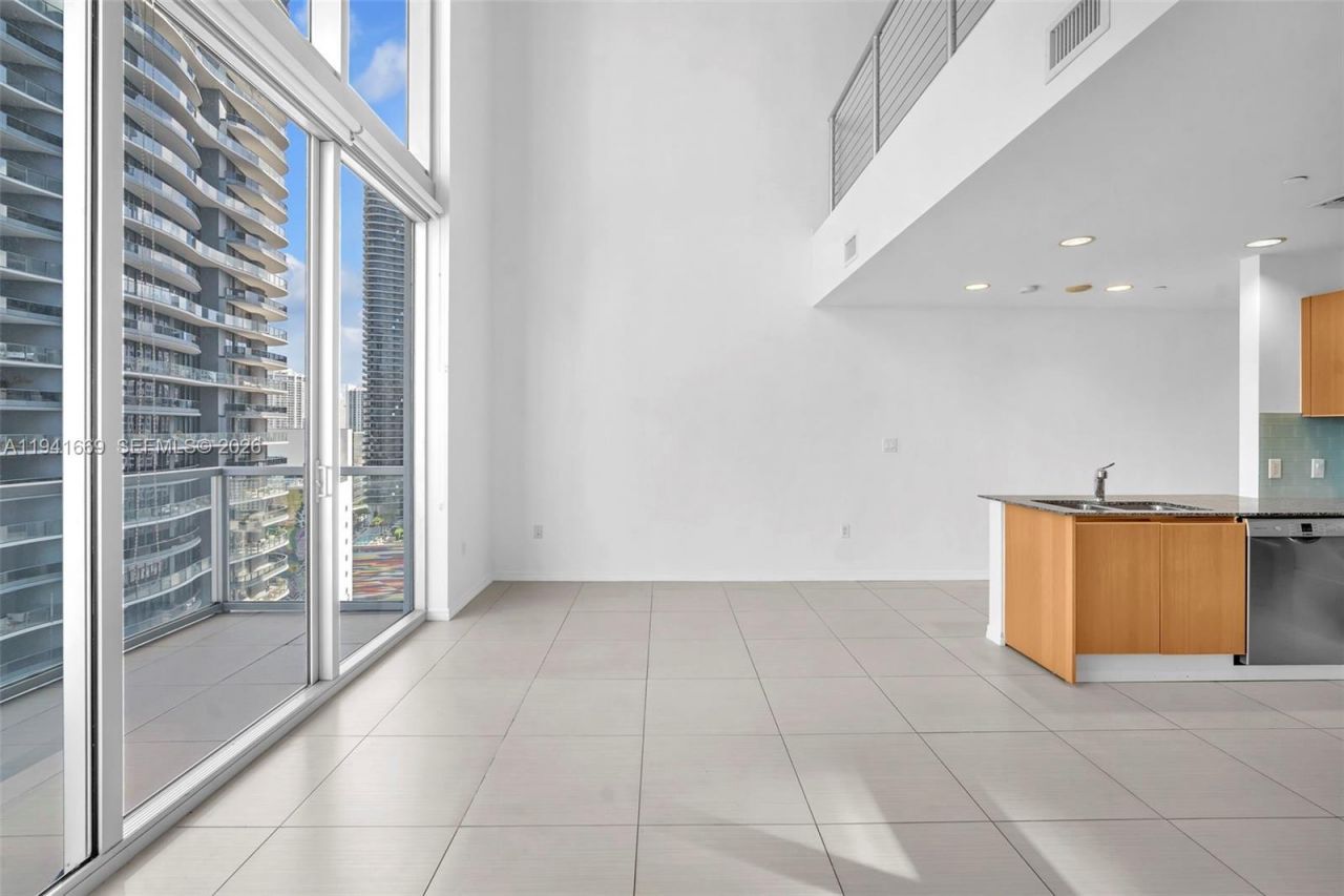 1050 Brickell Ave, Unit 2418, Miami, FL 33131 Photo