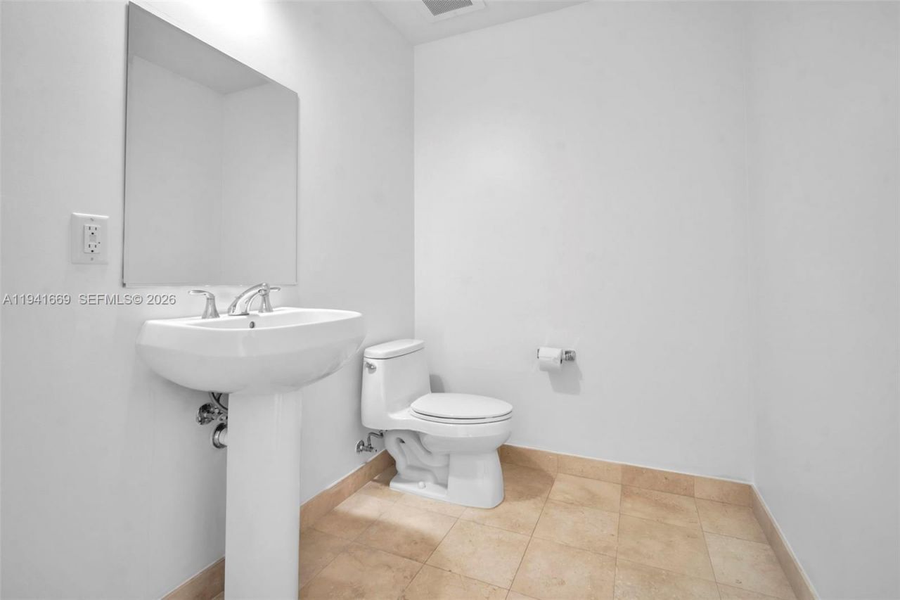 1050 Brickell Ave, Unit 2418, Miami, FL 33131 Photo