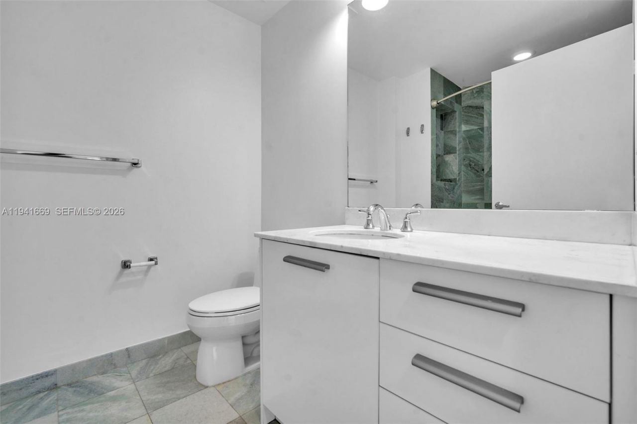 1050 Brickell Ave, Unit 2418, Miami, FL 33131 Photo